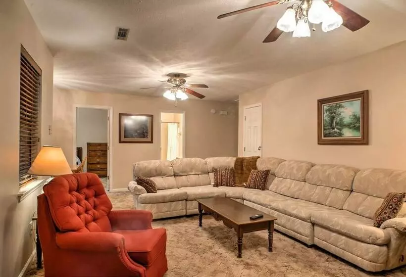 Creekfront Cabin Near Chattanooga W/ Hot Tub!