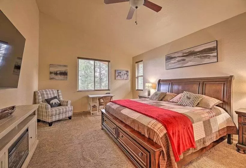 Dog Friendly Show Low Cabin W/ Deck & Views!