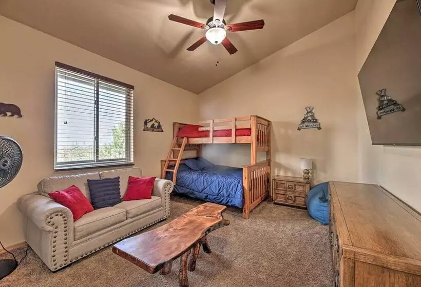 Dog Friendly Show Low Cabin W/ Deck & Views!