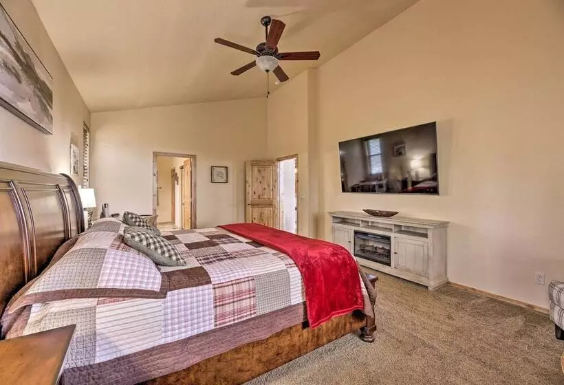 Dog Friendly Show Low Cabin W/ Deck & Views!