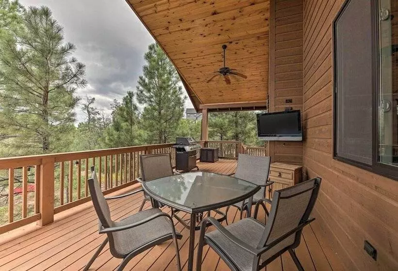 Dog Friendly Show Low Cabin W/ Deck & Views!