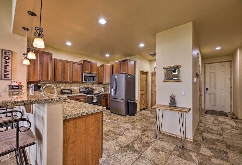 Dog Friendly Show Low Cabin W/ Deck & Views!