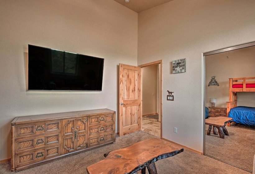 Dog Friendly Show Low Cabin W/ Deck & Views!