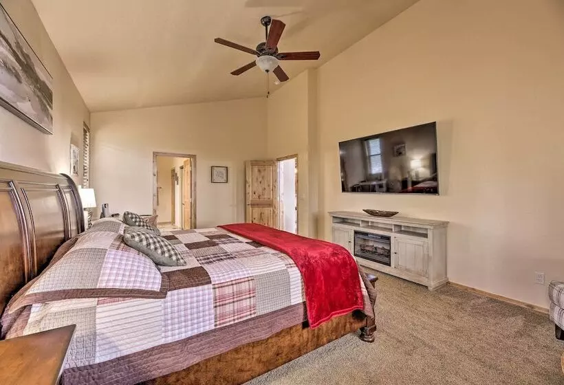 Dog Friendly Show Low Cabin W/ Deck & Views!