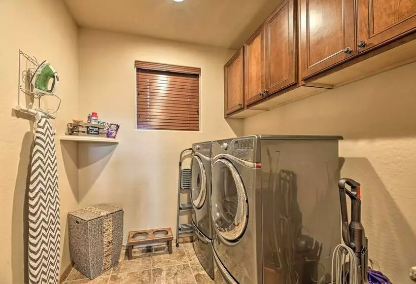 Dog Friendly Show Low Cabin W/ Deck & Views!