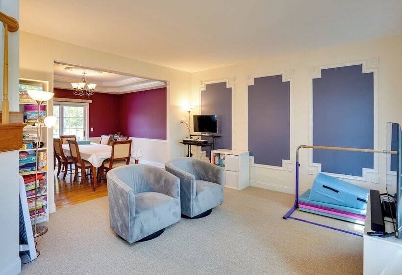 Expansive Upstate Home W/ Home Theater!