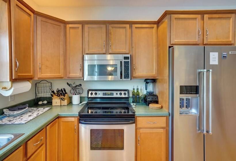 Expansive Upstate Home W/ Home Theater!