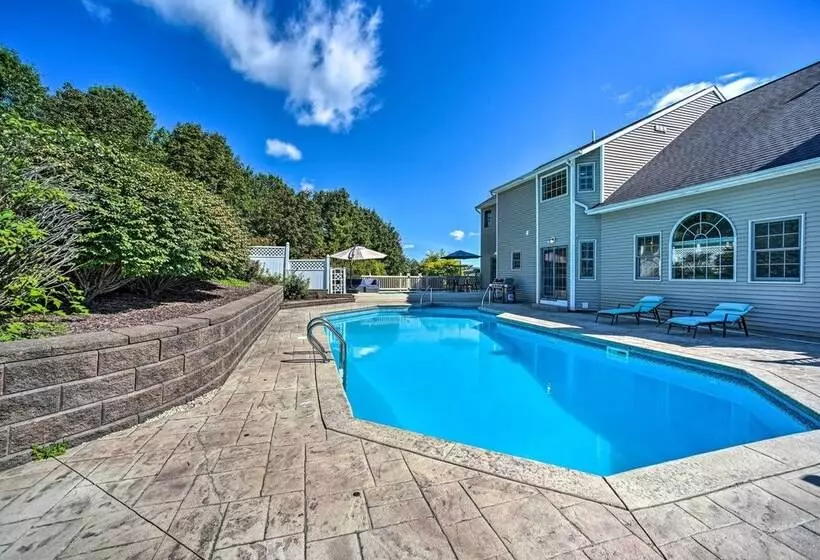 Expansive Upstate Home W/ Home Theater!