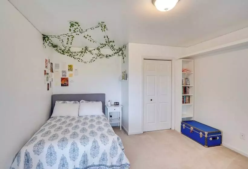 Expansive Upstate Home W/ Home Theater!