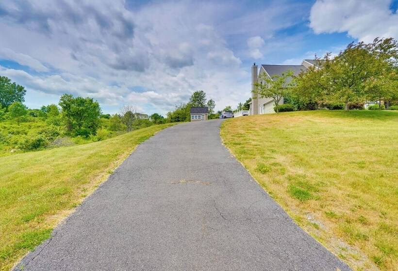 Expansive Upstate Home W/ Home Theater!