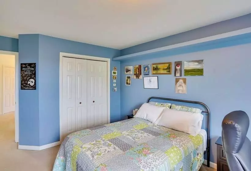 Expansive Upstate Home W/ Home Theater!