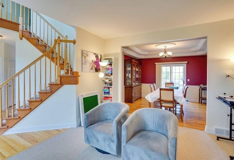 Expansive Upstate Home W/ Home Theater!