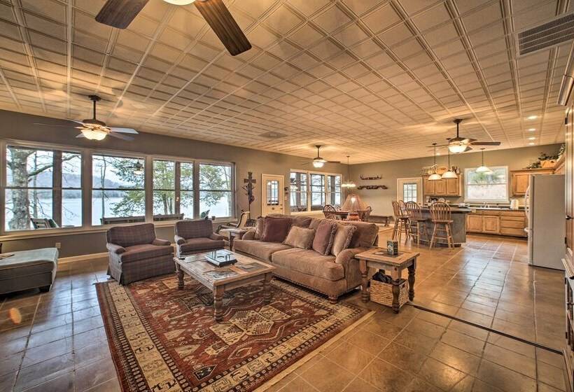 Waters Edge : Home On Shore Of Beaver Lake!