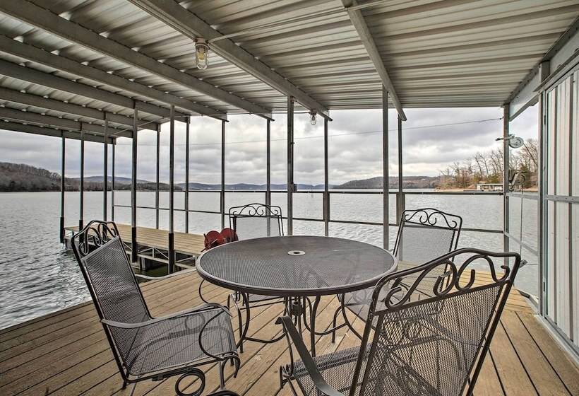 Waters Edge : Home On Shore Of Beaver Lake!