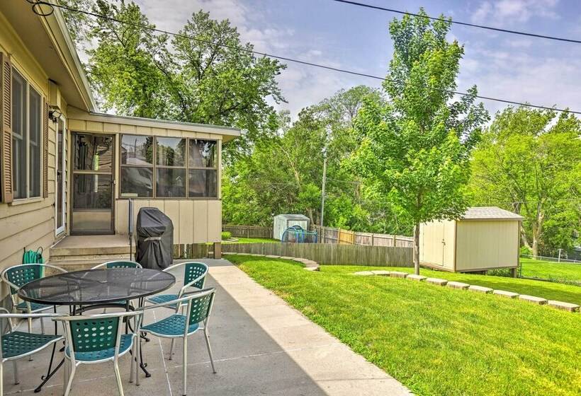 Family Friendly Omaha Home ~ 5 Mi To Dtwn!
