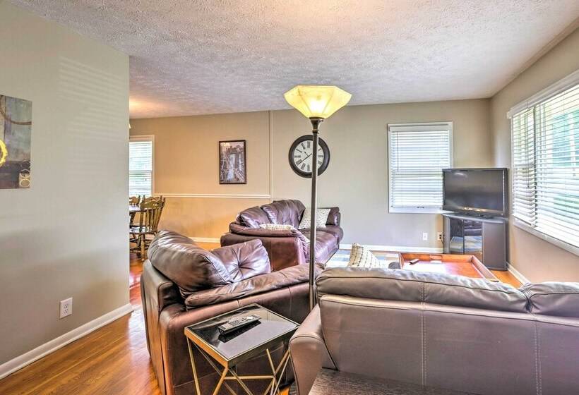 Family Friendly Omaha Home ~ 5 Mi To Dtwn!