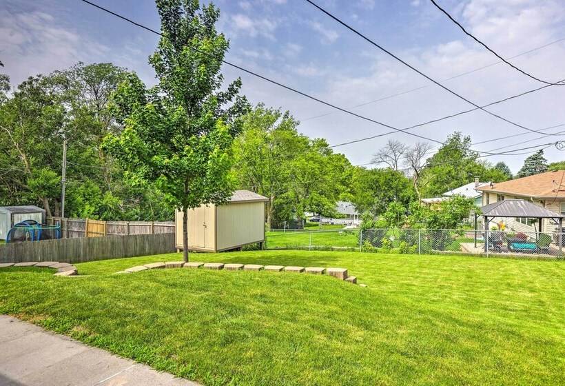 Family Friendly Omaha Home ~ 5 Mi To Dtwn!