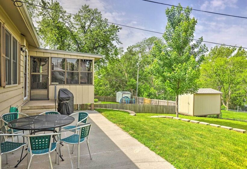 Family Friendly Omaha Home ~ 5 Mi To Dtwn!