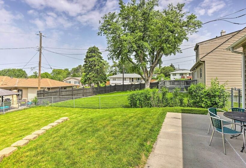 Family Friendly Omaha Home ~ 5 Mi To Dtwn!