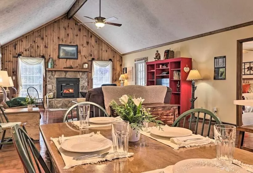 Firefly Cove   3 Mi To Parkway & National Park!