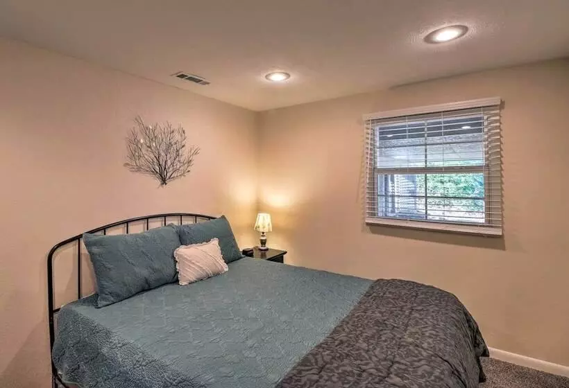 Fisherman Friendly Bull Shoals Escape On Lakefront