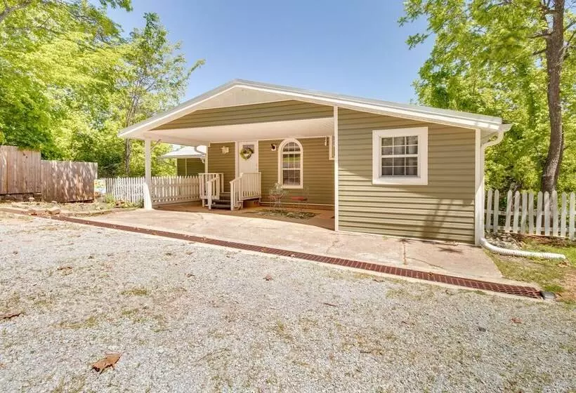 Fisherman Friendly Bull Shoals Escape On Lakefront