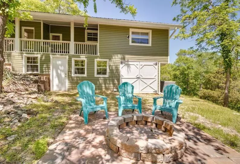 Fisherman Friendly Bull Shoals Escape On Lakefront