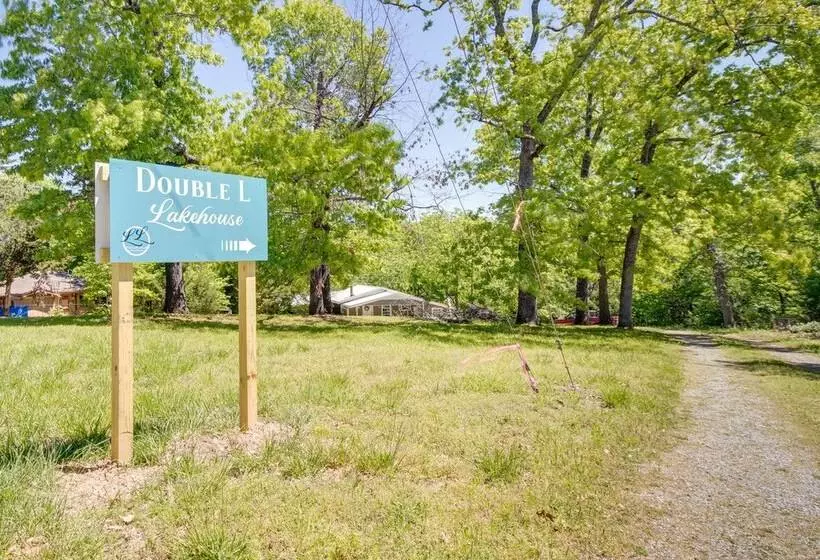 Fisherman Friendly Bull Shoals Escape On Lakefront