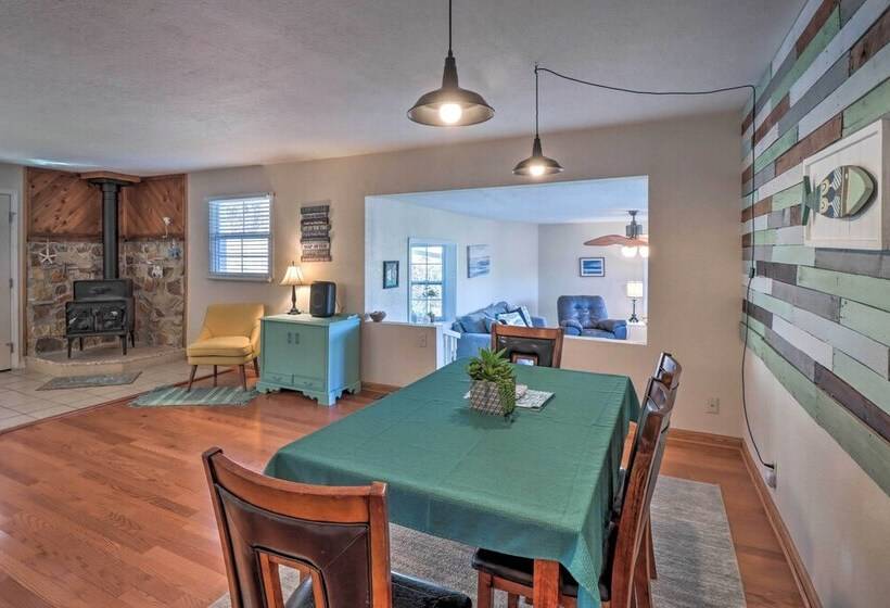 Fisherman Friendly Bull Shoals Escape On Lakefront