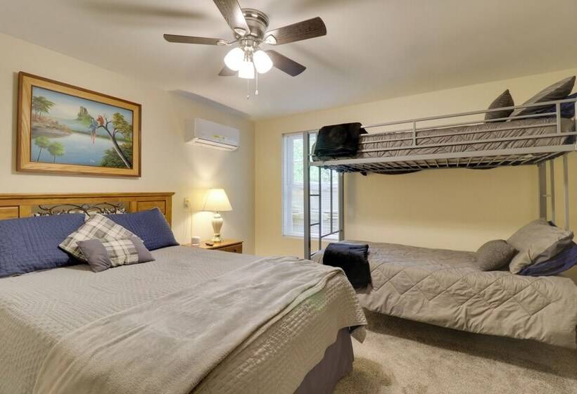 17 Seat Theater, Hot Tub & Game Room: Ideal Home!