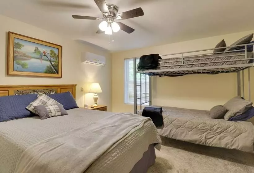 17 Seat Theater, Hot Tub & Game Room: Ideal Home!