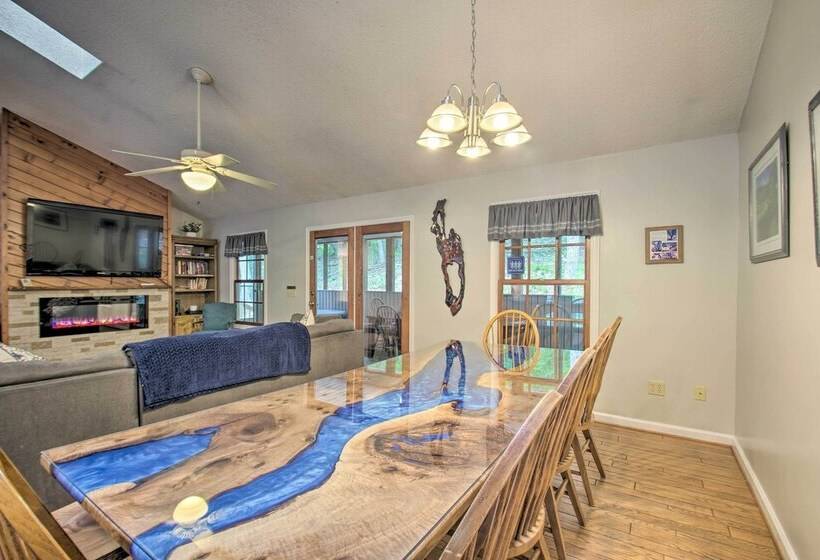 17 Seat Theater, Hot Tub & Game Room: Ideal Home!