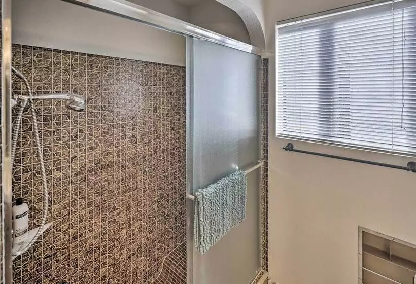 Private Pool & Hot Tub: Havasu Getaway!