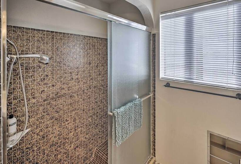 Private Pool & Hot Tub: Havasu Getaway!