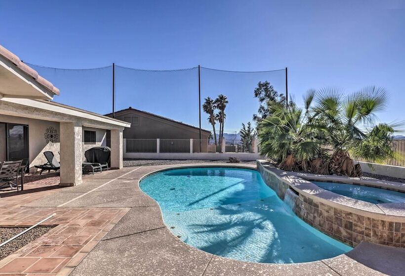 Private Pool & Hot Tub: Havasu Getaway!