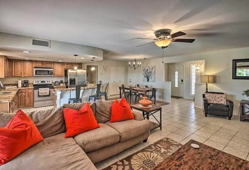 Private Pool & Hot Tub: Havasu Getaway!