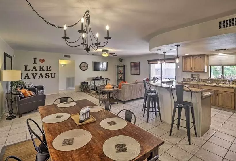 Private Pool & Hot Tub: Havasu Getaway!