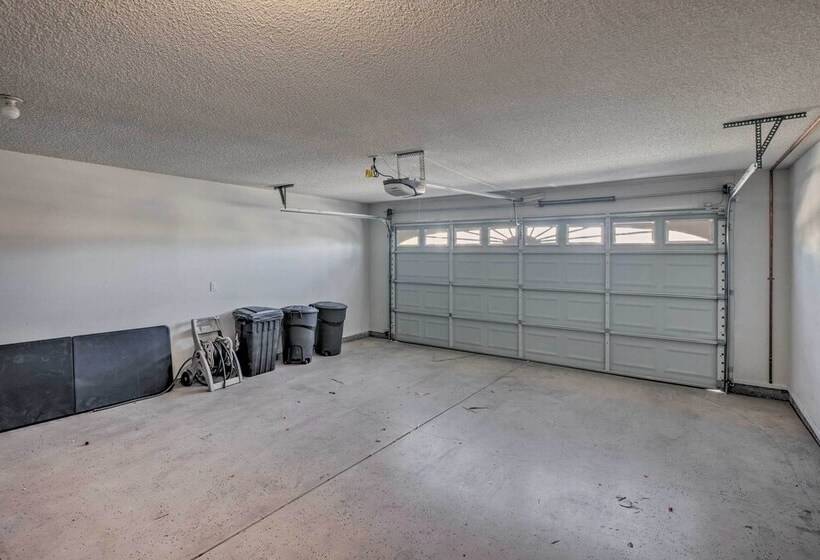 Private Pool & Hot Tub: Havasu Getaway!