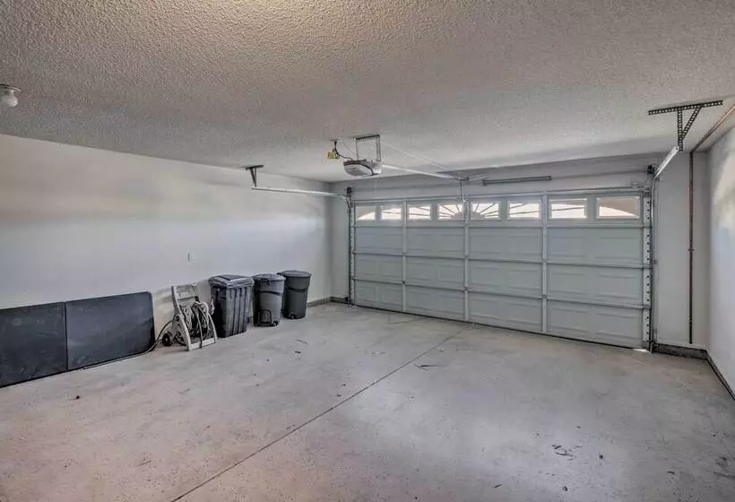 Private Pool & Hot Tub: Havasu Getaway!