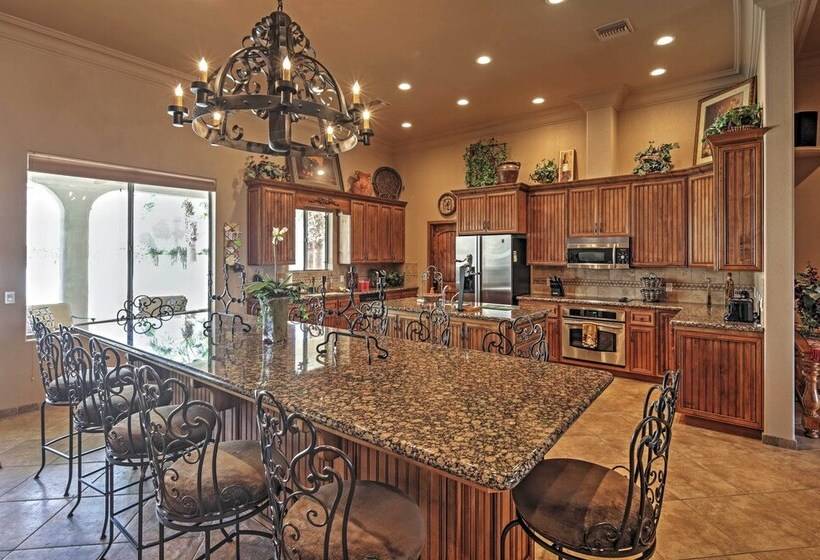 Lake Havasu City Paradise W/ Private Pool & Patio!