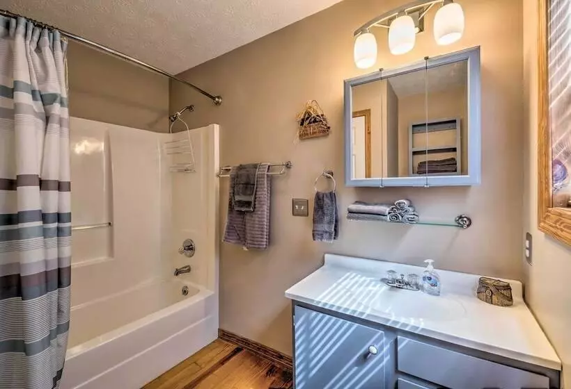 Lake House W/ Hot Tub + Fire Pit   1 Mi To Marina!