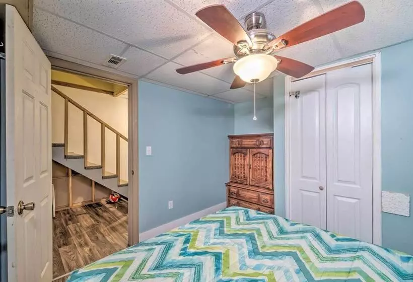 Lake House W/ Hot Tub + Fire Pit   1 Mi To Marina!