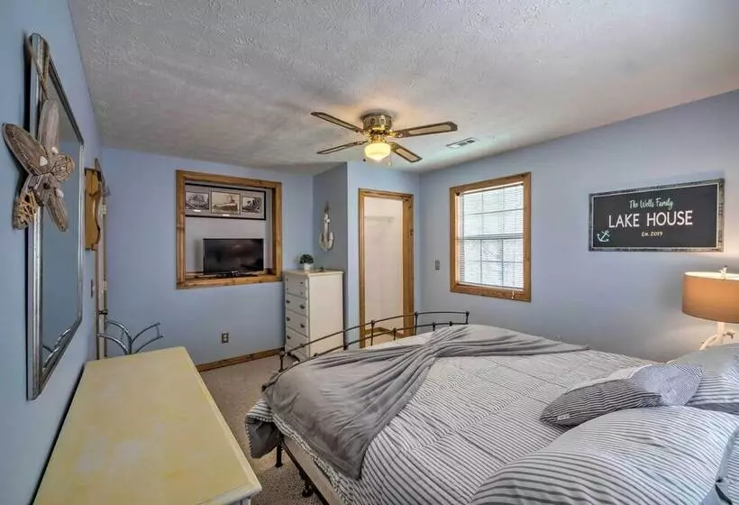 Lake House W/ Hot Tub + Fire Pit   1 Mi To Marina!