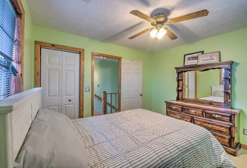 Lake House W/ Hot Tub + Fire Pit   1 Mi To Marina!