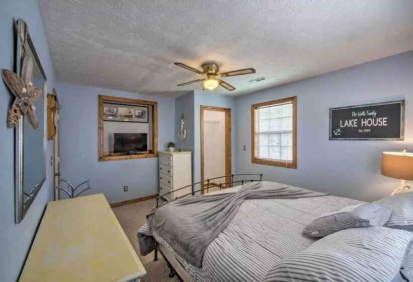 Lake House W/ Hot Tub + Fire Pit   1 Mi To Marina!