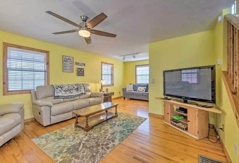 Lake House W/ Hot Tub + Fire Pit   1 Mi To Marina!