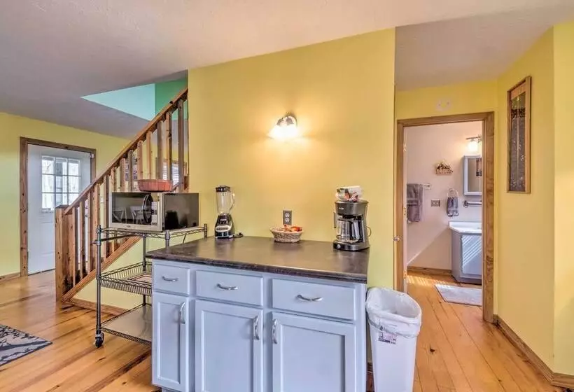 Lake House W/ Hot Tub + Fire Pit   1 Mi To Marina!