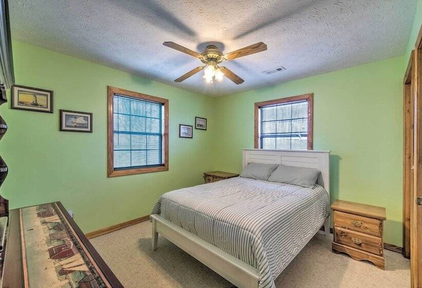 Lake House W/ Hot Tub + Fire Pit 1 Mi To Marina!