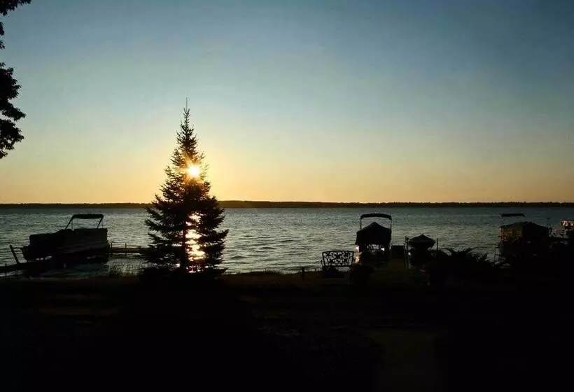 Lakefront Roscommon Home W/ Game Room & Dock!