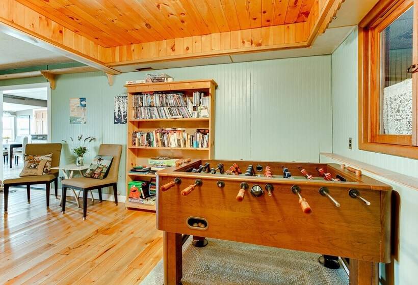 13 Mi To Downtown: Quiet Lakefront Cottage